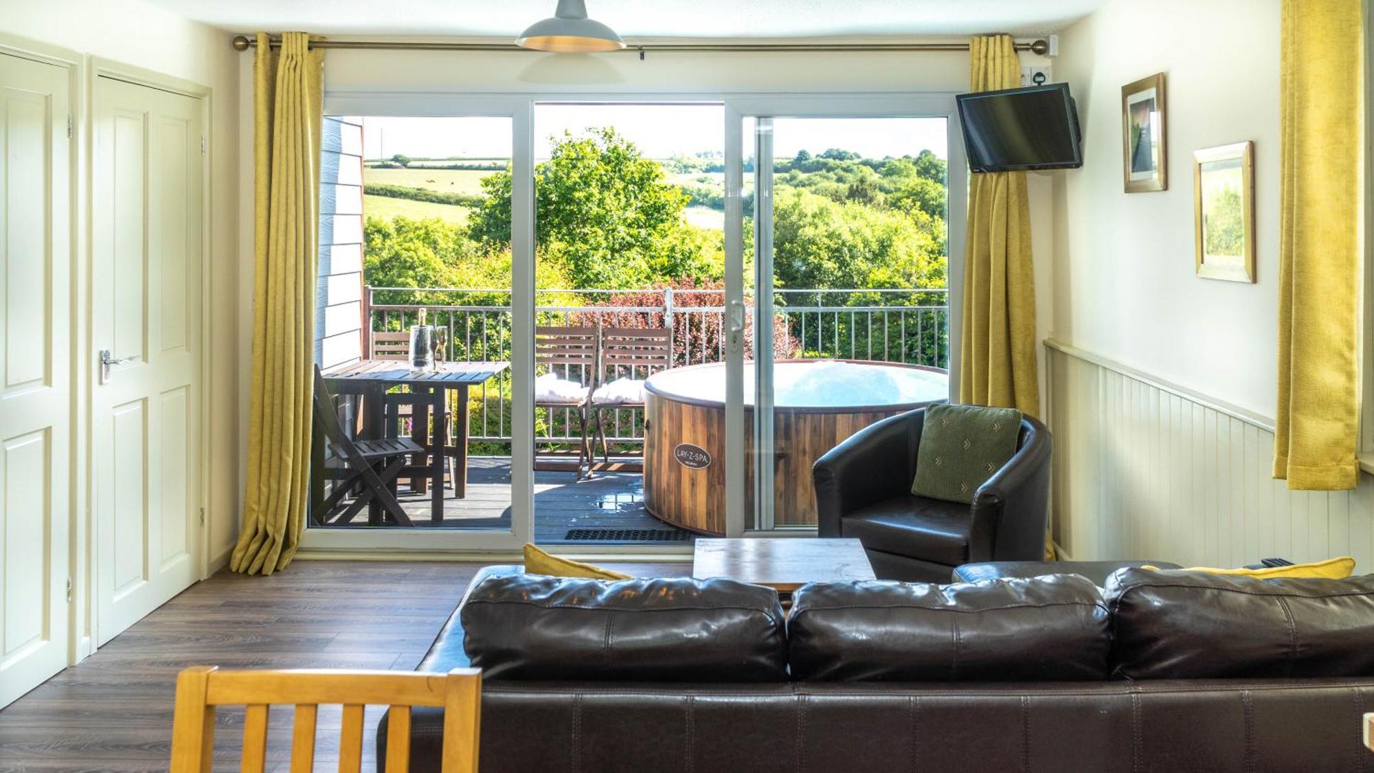 Ta Mill Cottages & Lodges - Meadowview Chalet 1 Launceston Buitenkant foto